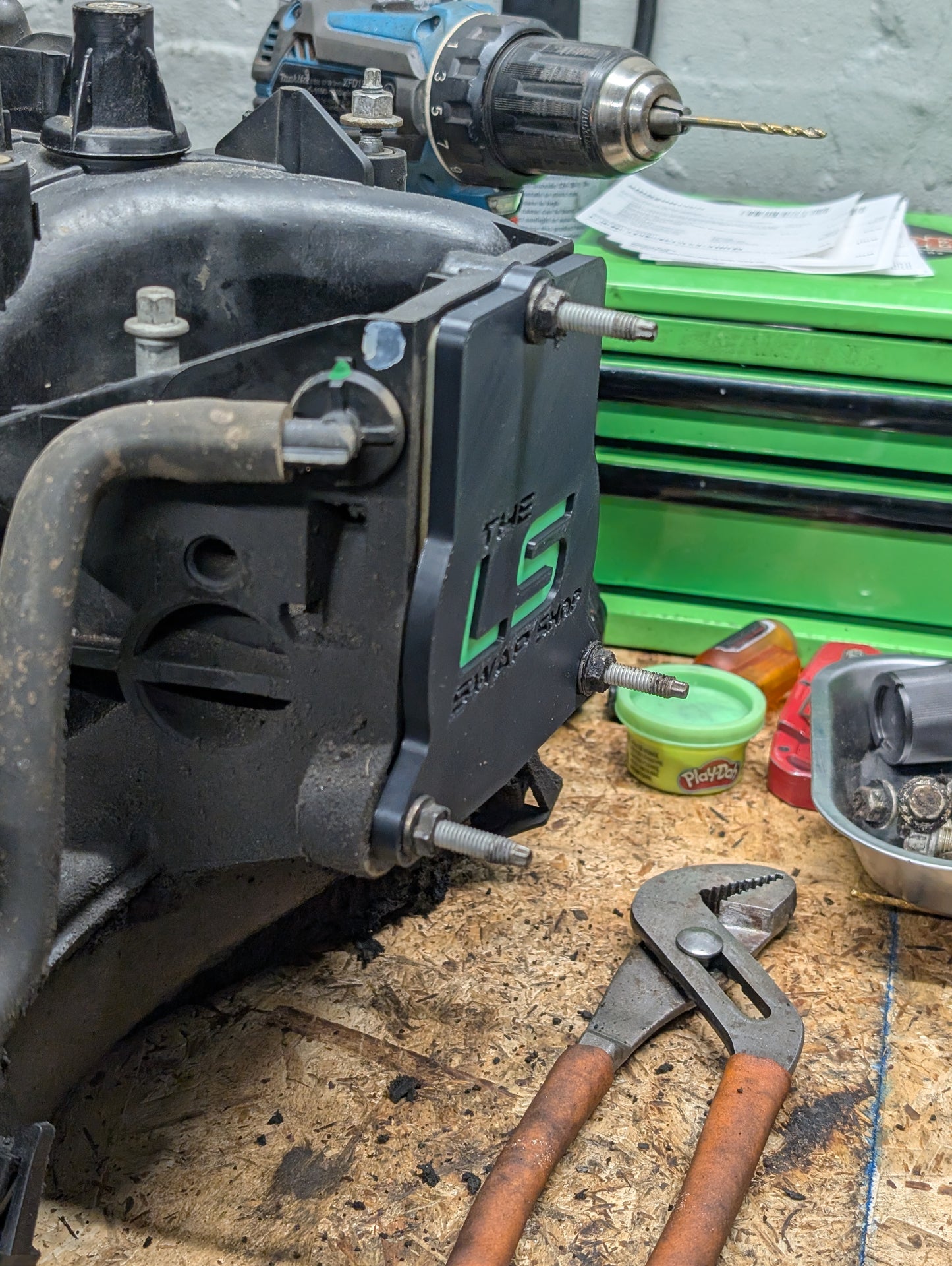 LS Gen 3 Truck Intake Throttle Body Block-Off Plate – Storage & Cleaning (PLA+, Black w/ Neon Green Logo)